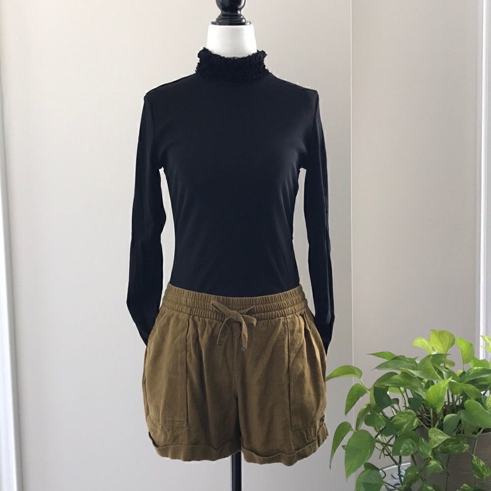 Old Navy Olive Green shorts